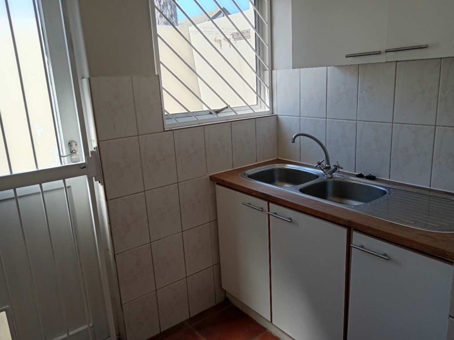 To Let 3 Bedroom Property for Rent in Protea Heights Western Cape
